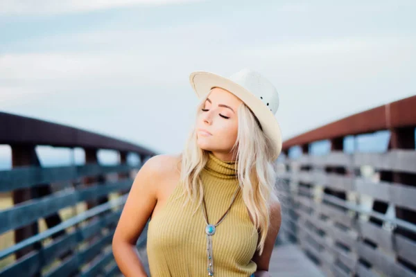 StockSnap_41OTX8QXSK.webp Bikini