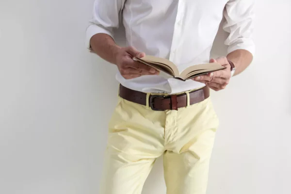 StockSnap_Y6SDOYW0KA.webp Black pants